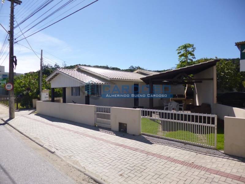 CASA PARA ALUGUEL DE TEMPORADA EM MORRINHOS - BOMBINHAS